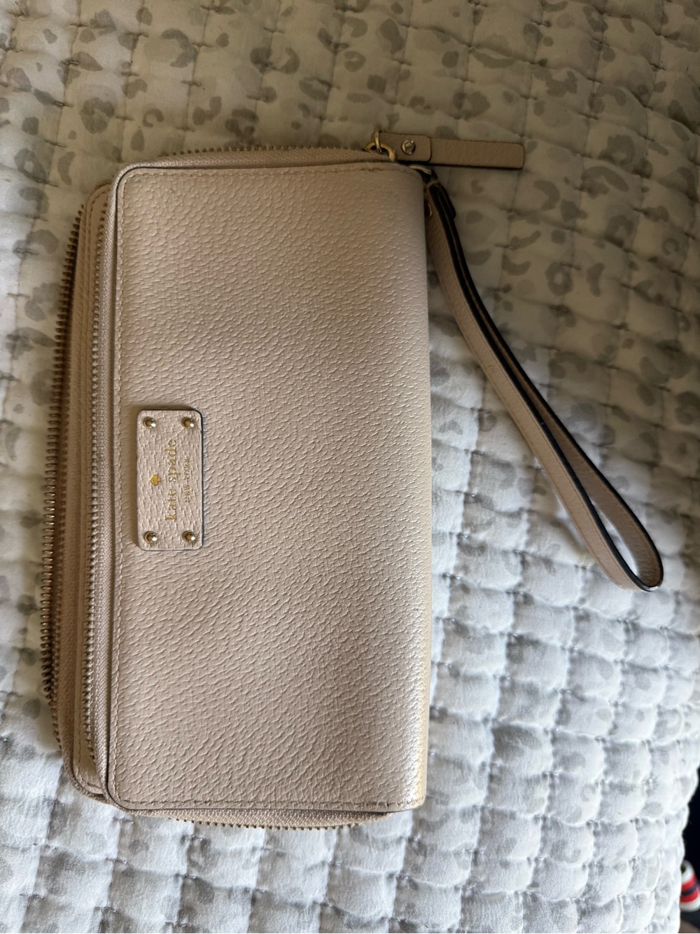 kate spade pebbled leather wristlet wallet - light blush